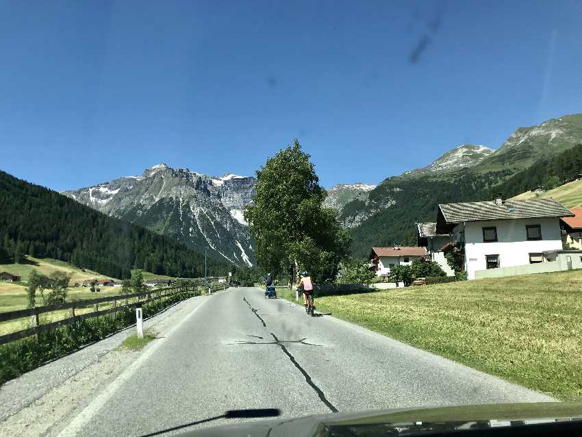 Durch das Obernbergtal nach Obernberg fahren