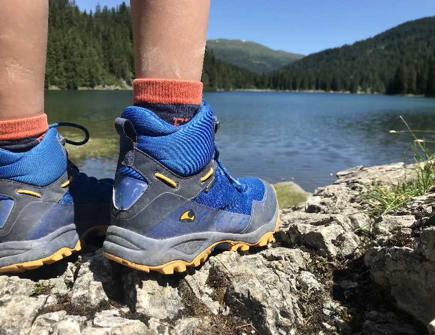 Nimm gute Wanderschuhe für den Obernberger See Ausflug - wir waren wieder mit unseren Viking Wanderschuhen unterwegs