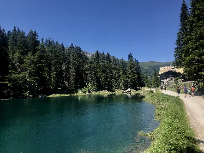 Am Obernberger See wandern mit Kindern und Kinderwagen