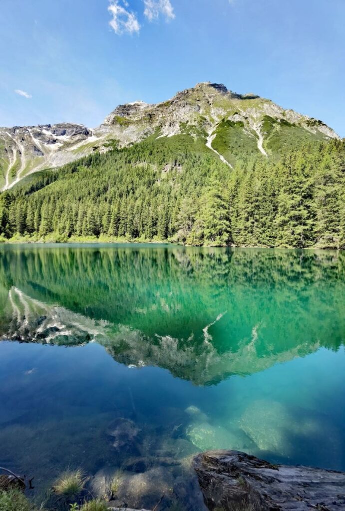 Naturdenkmal im Obernbergtal am Brenner: Der Obernberger See - türkisgrüner Smaragd in Tirol