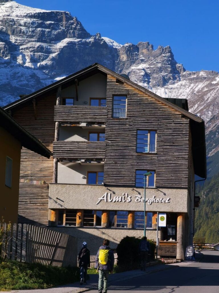 Almis Berghotel - der perfekte Ausgangspunkt, um die Berge und Seen im Obernbergtal zu erkunden