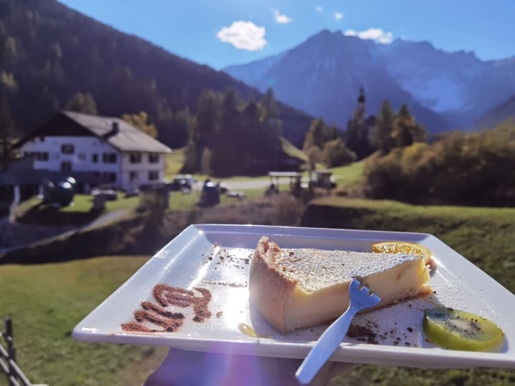 Nach der Lichtsee Wanderung gut einkehren und in der Sonne sitzen