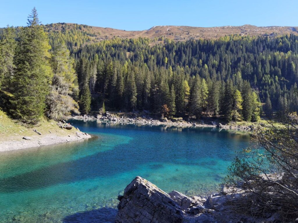 Magische Blicke auf das Wasser: Die Obernberger See Umrundung