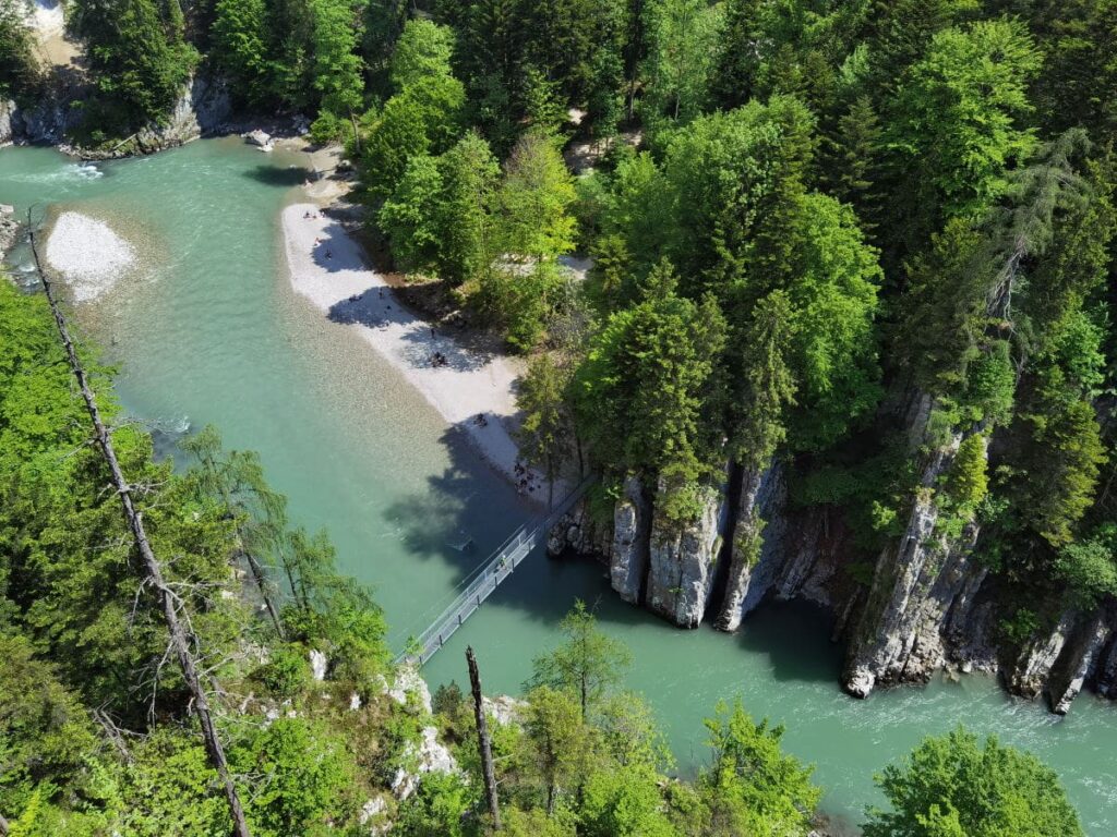 Bergsee Tirol mit besonderer Klamm - die Entenlochklamm beim Walchsee