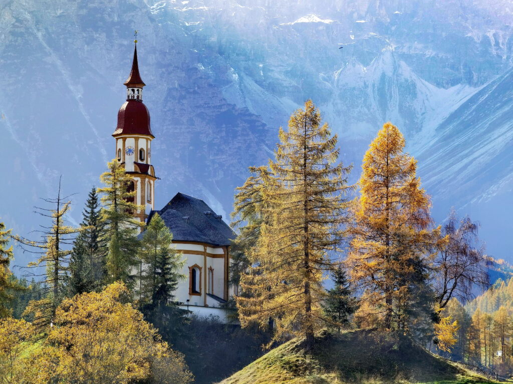 Tipp für alle Naturliebhaber: Komm mal im Herbst an den Obernberger See! Die Lärchenfärbung ist extrem.