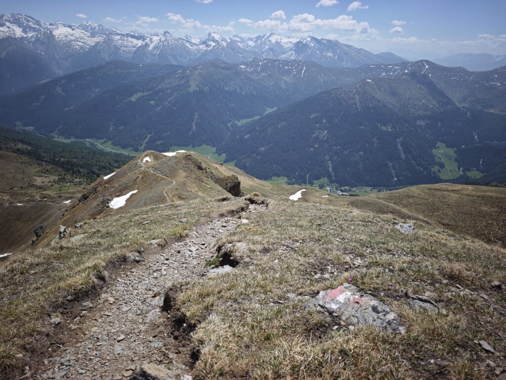 Das ist der Wandersteig am Grat zur Rötenspitze