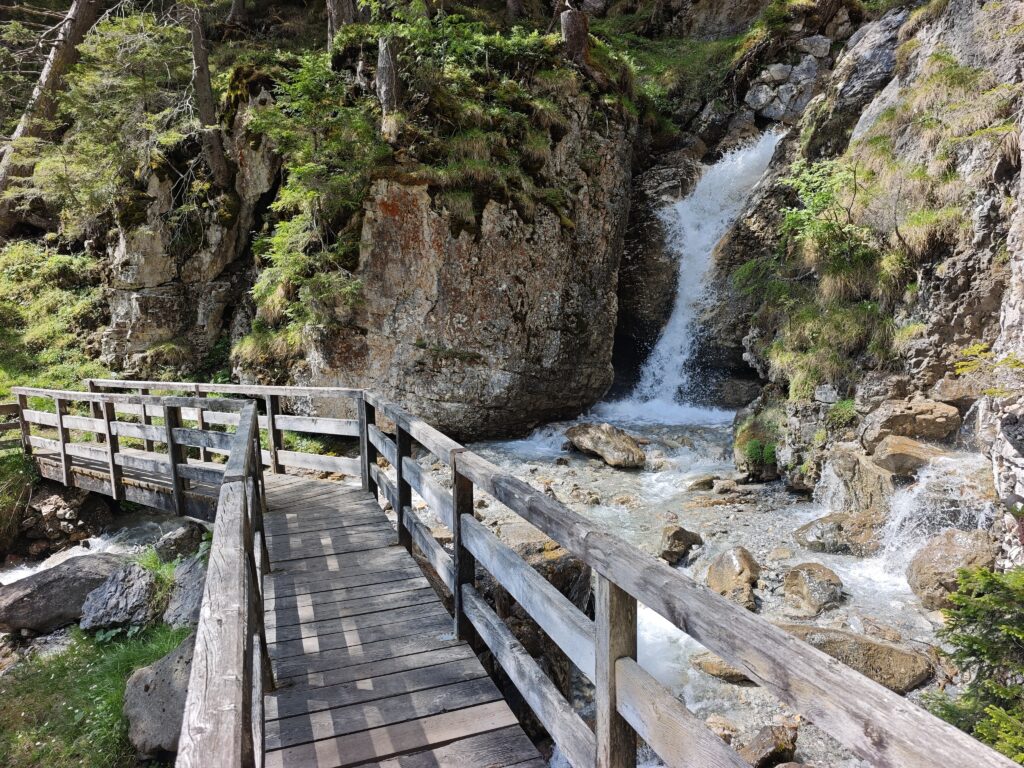 Sarnthein Wasserfall im Gschnitztal